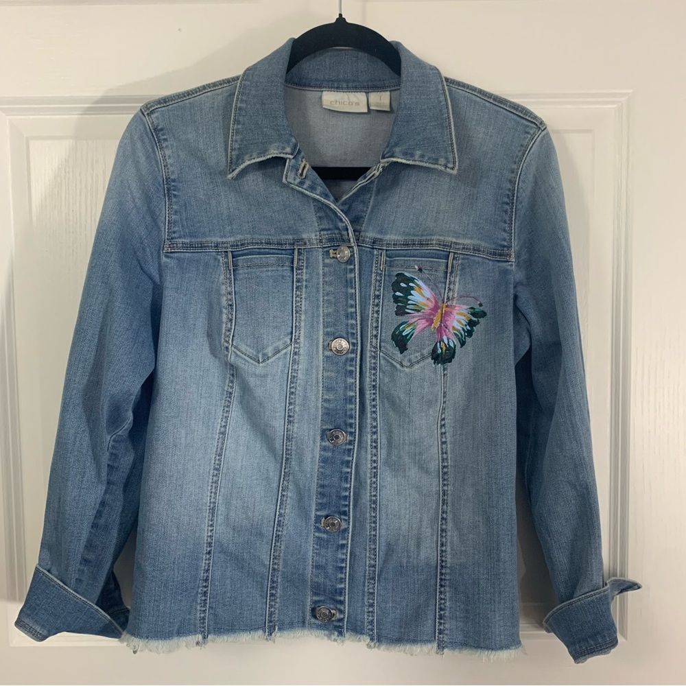 Chico’s Denim Jacket Hand Painted Butterfly Frayed Hem Sz 1 or Medium 8/10 - Picture 3 of 7